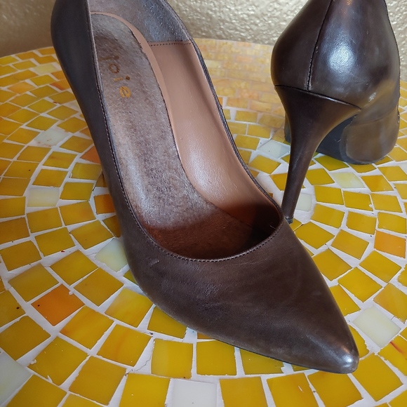 Jolie Italian Leather High Heel Pumps - Picture 1 of 3